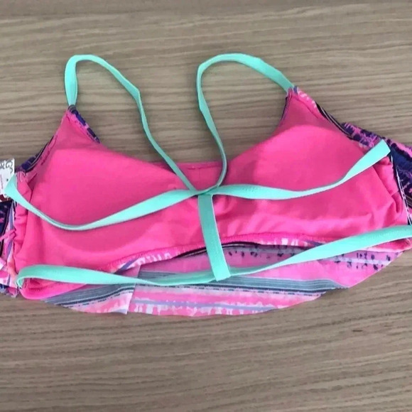 💥🆕Bongo Multi-Colored Stripped Flounce Bikini Top L🆕 - Picture 3 of 5